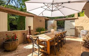 Waiheke Vineyard Cottage with Cedar Hot Tub - Waiheke Island, New Zealand