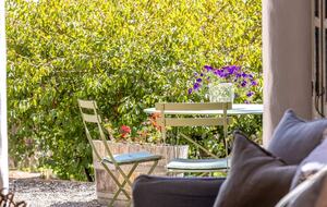 Waiheke Vineyard Cottage with Cedar Hot Tub - Waiheke Island, New Zealand
