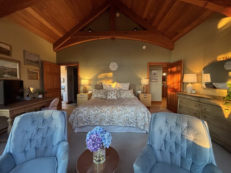 Cliffside Elegance on the Pacific - Pacific Beach, Washington