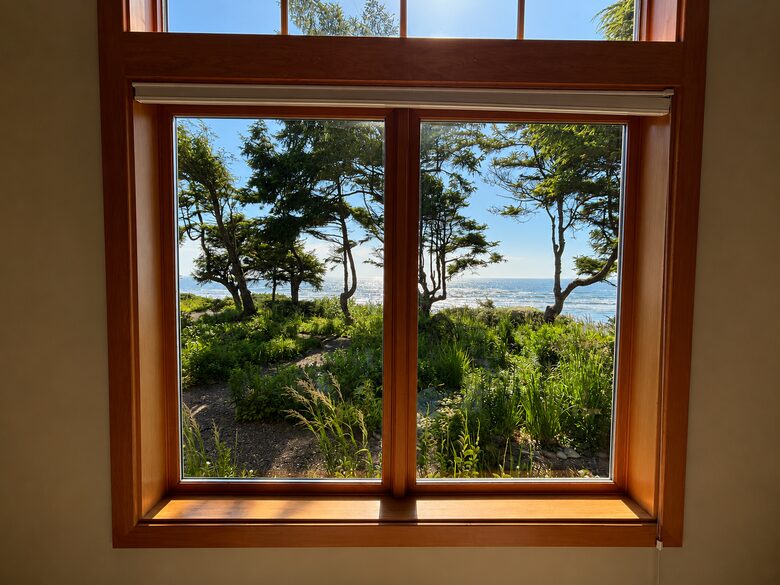 Cliffside Elegance on the Pacific - Pacific Beach, Washington