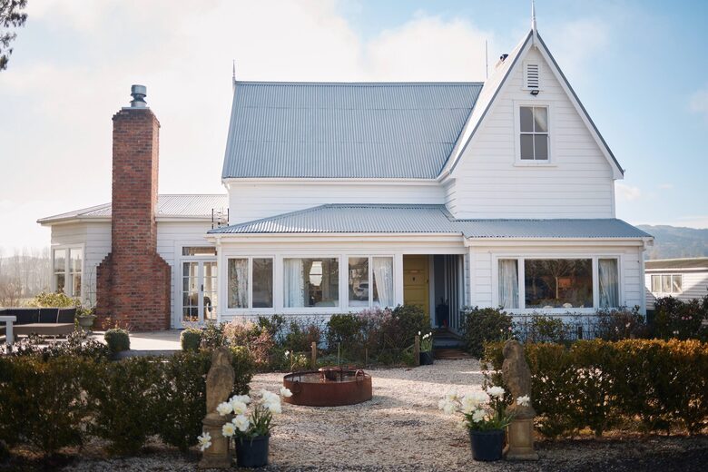 Hololio House - Historic Homestead at Clevedon Polo Club - Auckland, New Zealand