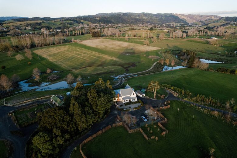 Hololio House - Historic Homestead at Clevedon Polo Club - Auckland, New Zealand