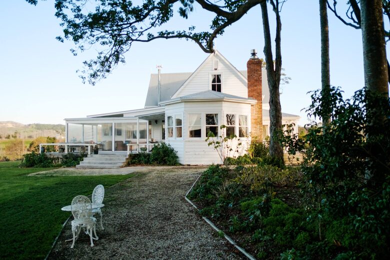 Hololio House - Historic Homestead at Clevedon Polo Club - Auckland, New Zealand