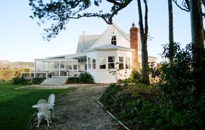 Hololio House - Historic Homestead at Clevedon Polo Club - Auckland, New Zealand