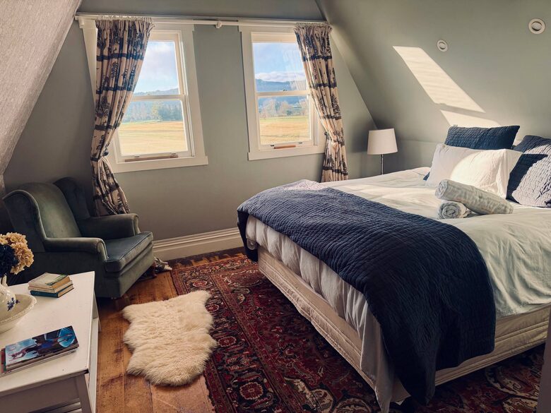 Hololio House - Historic Homestead at Clevedon Polo Club - Auckland, New Zealand