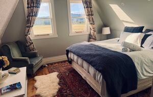 Hololio House - Historic Homestead at Clevedon Polo Club - Auckland, New Zealand