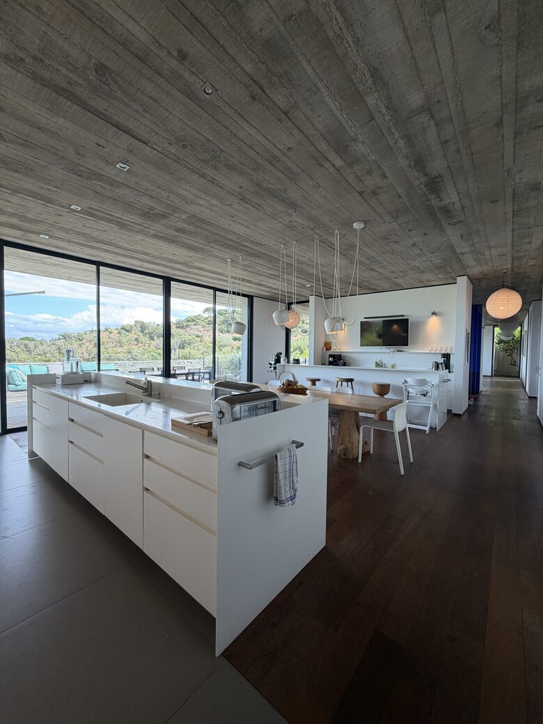 Elegant Corsican Estate by the Sea - Porto Vecchio, France