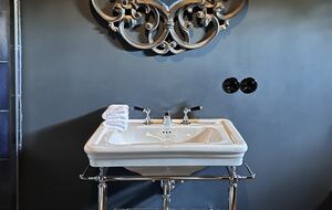 Schloss Düneck | A Historic Estate with Modern Luxury - Moorrege, Germany