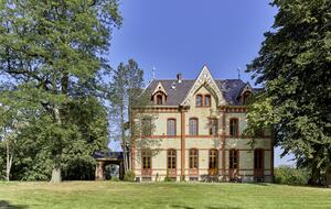 Schloss Düneck | A Historic Estate with Modern Luxury - Moorrege, Germany
