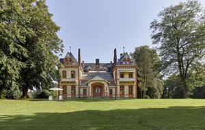 Schloss Düneck | A Historic Estate with Modern Luxury - Moorrege, Germany