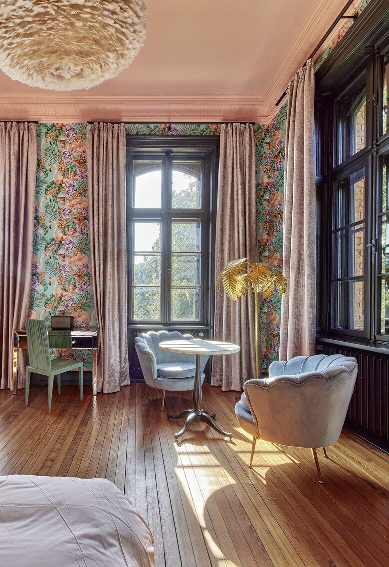 Schloss Düneck | A Historic Estate with Modern Luxury - Moorrege, Germany