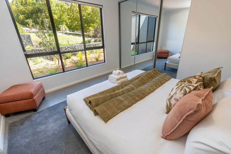 Elegant Margaret River Retreat with Sweeping Countryside Views - Yallingup, Australia