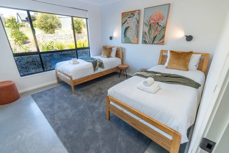 Elegant Margaret River Retreat with Sweeping Countryside Views - Yallingup, Australia