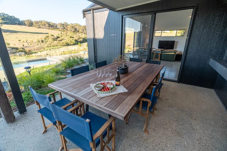 Elegant Margaret River Retreat with Sweeping Countryside Views - Yallingup, Australia