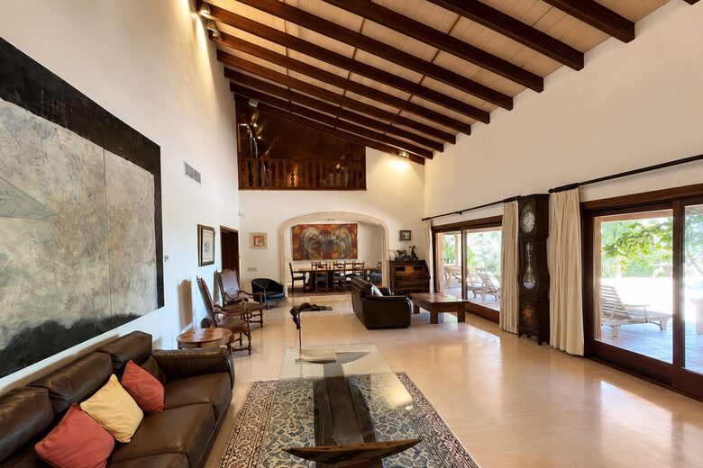 Elegant Villa with beautiful garden - Palma, Spain