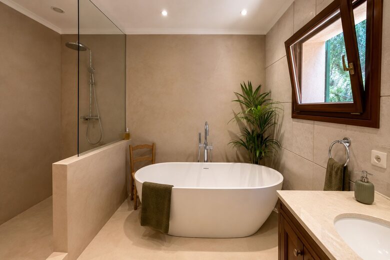 Elegant Villa with beautiful garden - Palma, Spain
