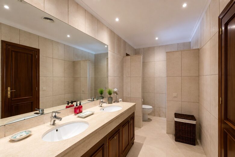 Elegant Villa with beautiful garden - Palma, Spain
