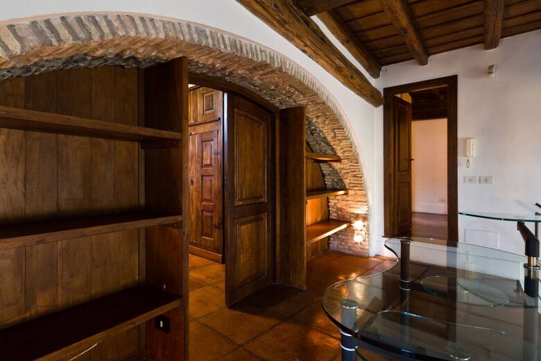 Historic Loft with Roman Terraces - Rome, Italy