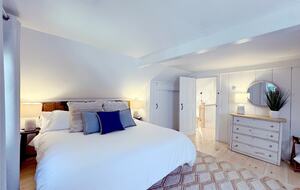 Saltwind Cottage Near Rail Trail and Beaches - Harwich, Massachusetts