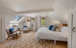 Saltwind Cottage Near Rail Trail and Beaches - Harwich, Massachusetts