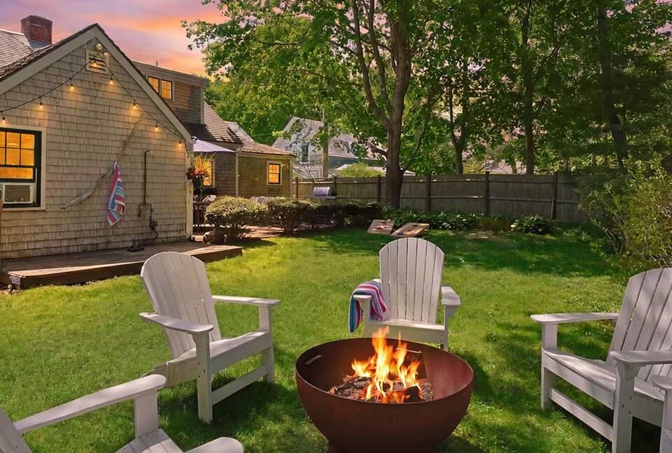 Saltwind Cottage Near Rail Trail and Beaches - Harwich, Massachusetts