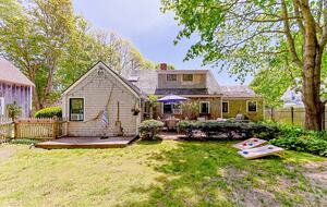 Saltwind Cottage Near Rail Trail and Beaches - Harwich, Massachusetts