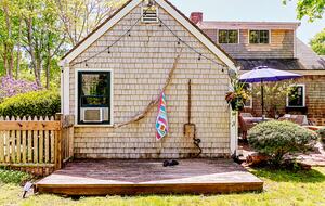 Saltwind Cottage Near Rail Trail and Beaches - Harwich, Massachusetts