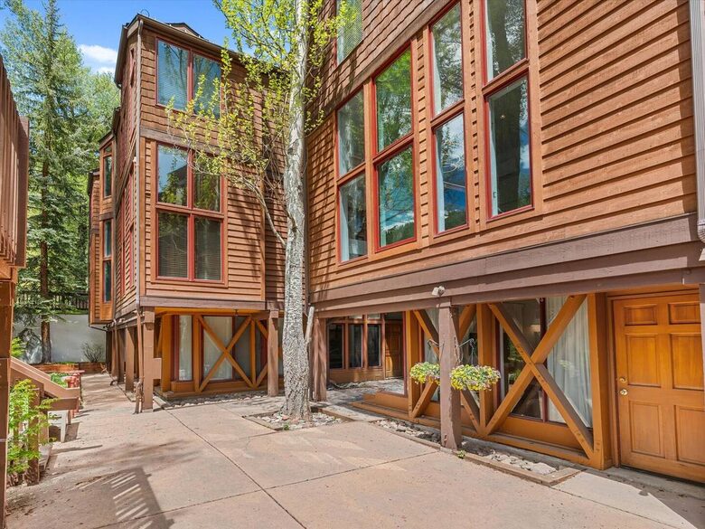 Contemporary Aspen Retreat Near Silver Queen Gondola - Aspen, Colorado