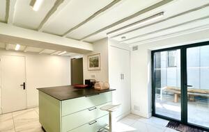 Spacious Five Bedroom Home with Private Garden - Bagneux, Paris, France