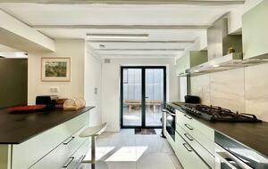 Spacious Five Bedroom Home with Private Garden - Bagneux, Paris, France