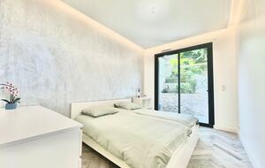 Spacious Five Bedroom Home with Private Garden - Bagneux, Paris, France