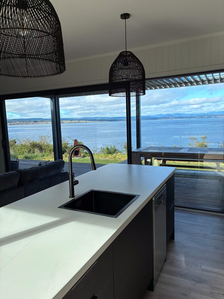 Lake Taupō Retreat with Panoramic Water Views - Taupō, New Zealand
