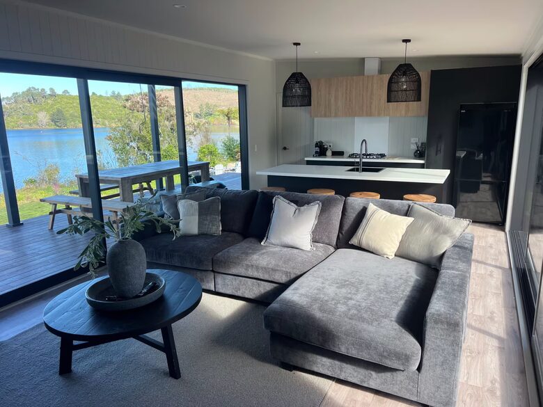 Lake Taupō Retreat with Panoramic Water Views - Taupō, New Zealand