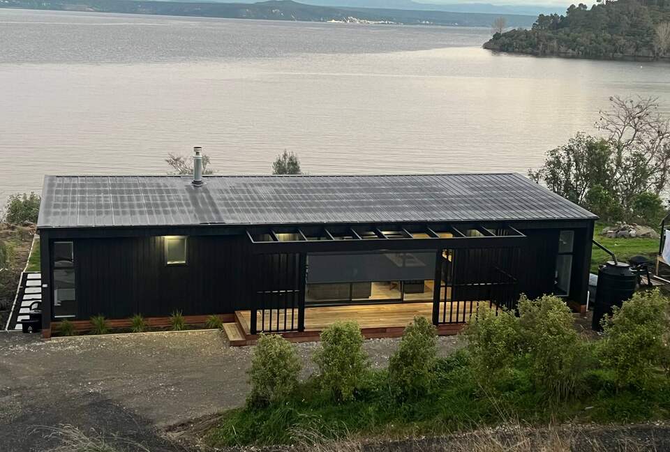 Lake Taupō Retreat with Panoramic Water Views - Taupō, New Zealand