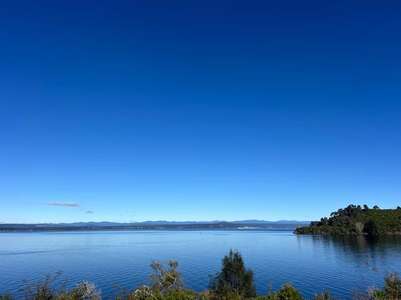 Lake Taupō Retreat with Panoramic Water Views - Taupō, New Zealand