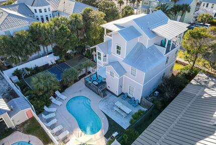 Destin Gulf View Retreat with Private Court - Destin, Florida
