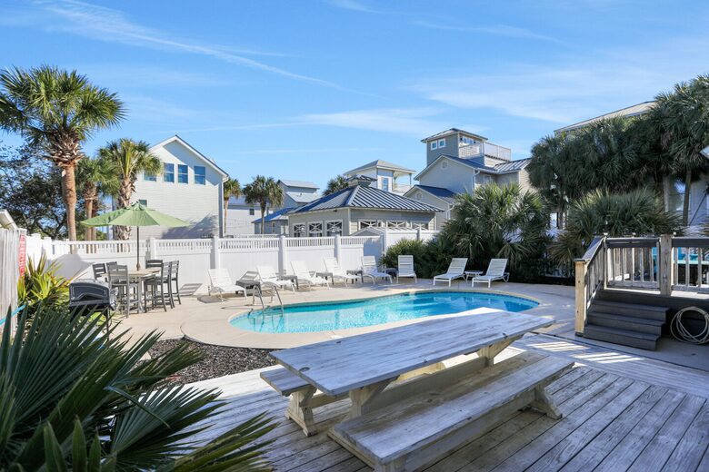 Destin Gulf View Retreat with Private Court - Destin, Florida