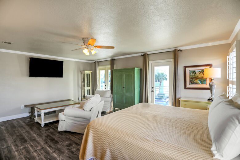 Destin Gulf View Retreat with Private Court - Destin, Florida