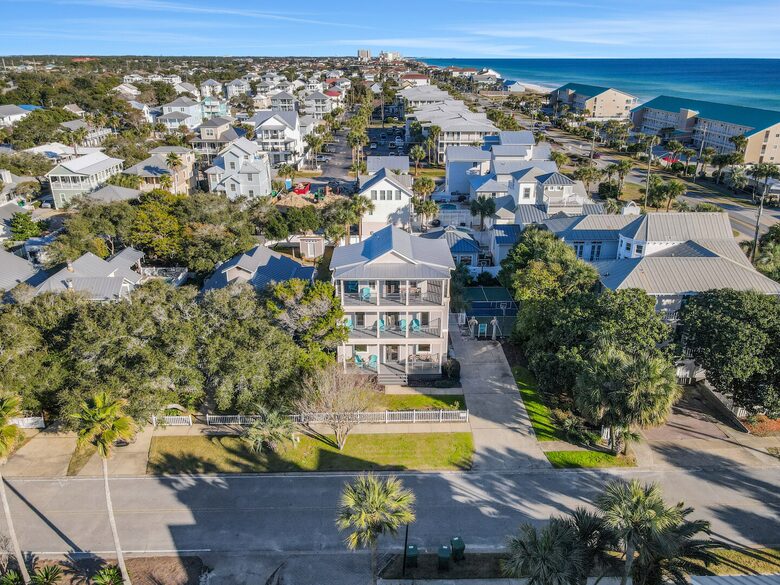 Destin Gulf View Retreat with Private Court - Destin, Florida