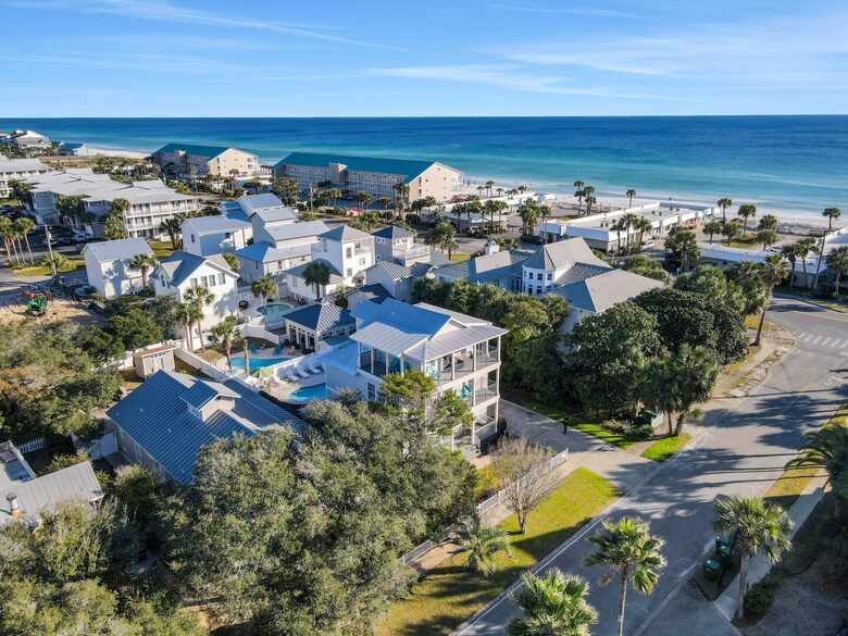 Destin Gulf View Retreat with Private Court - Destin, Florida