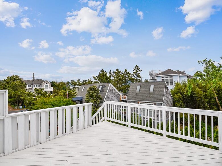 Bethany Beach Retreat with Backyard Oasis - Bethany Beach, Delaware