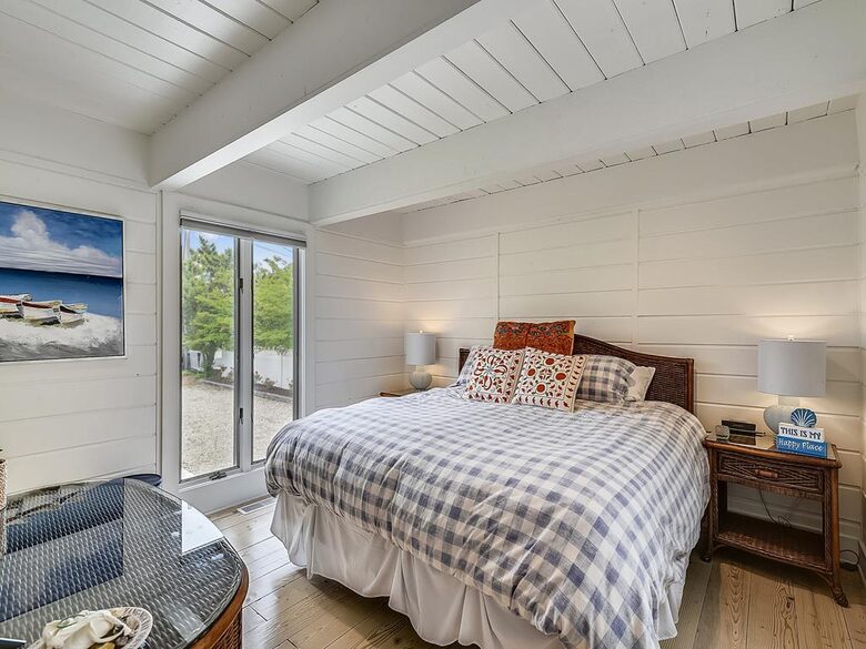 Bethany Beach Retreat with Backyard Oasis - Bethany Beach, Delaware