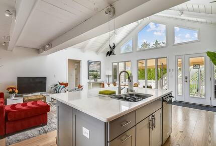 Bethany Beach Retreat with Backyard Oasis - Bethany Beach, Delaware