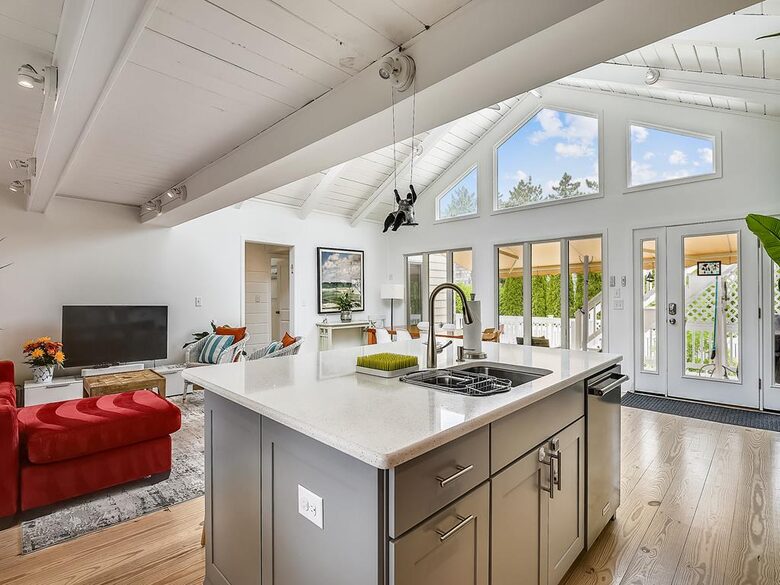 Bethany Beach Retreat with Backyard Oasis - Bethany Beach, Delaware