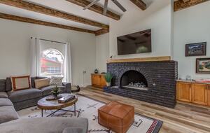 Mid-Century Retreat in Sedona's Dark Sky Country - Sedona, Arizona