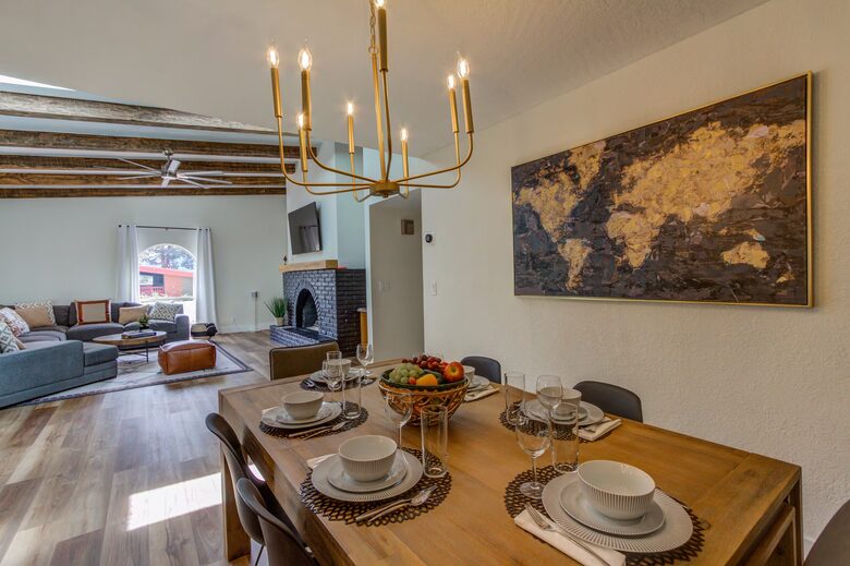 Mid-Century Retreat in Sedona's Dark Sky Country - Sedona, Arizona