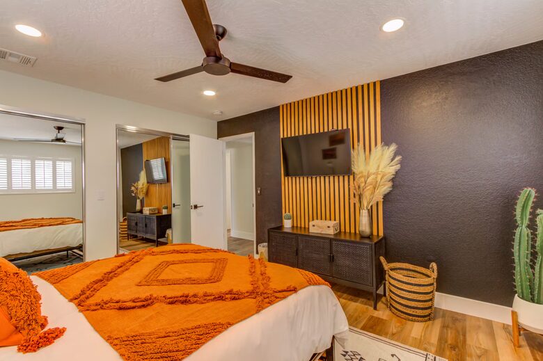 Mid-Century Retreat in Sedona's Dark Sky Country - Sedona, Arizona