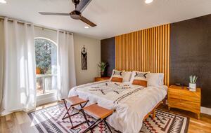 Mid-Century Retreat in Sedona's Dark Sky Country - Sedona, Arizona