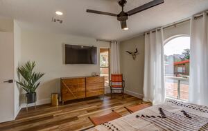 Mid-Century Retreat in Sedona's Dark Sky Country - Sedona, Arizona