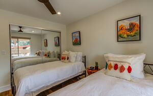 Mid-Century Retreat in Sedona's Dark Sky Country - Sedona, Arizona